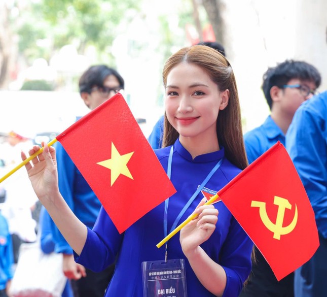 Hòa Minzy cùng 443 đại biểu được tuyên dương Thanh niên tiên tiến làm theo lời Bác lần thứ VIII năm 2025 ảnh 2