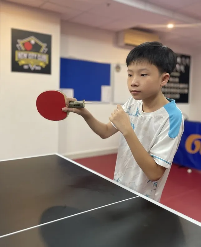 Cậu bé 13 tuổi ở TPHCM làm &apos;giám đốc&apos;: Phụ huynh hé lộ cuộc sống đời thường ảnh 2