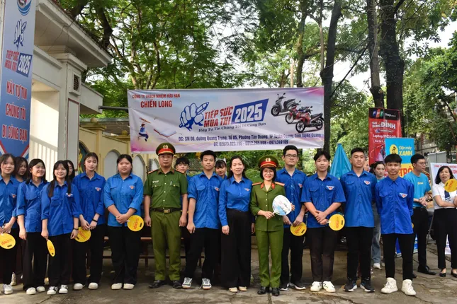 Lời chúc từ hoa hậu, KOL giúp sĩ tử vững tinh thần ảnh 5