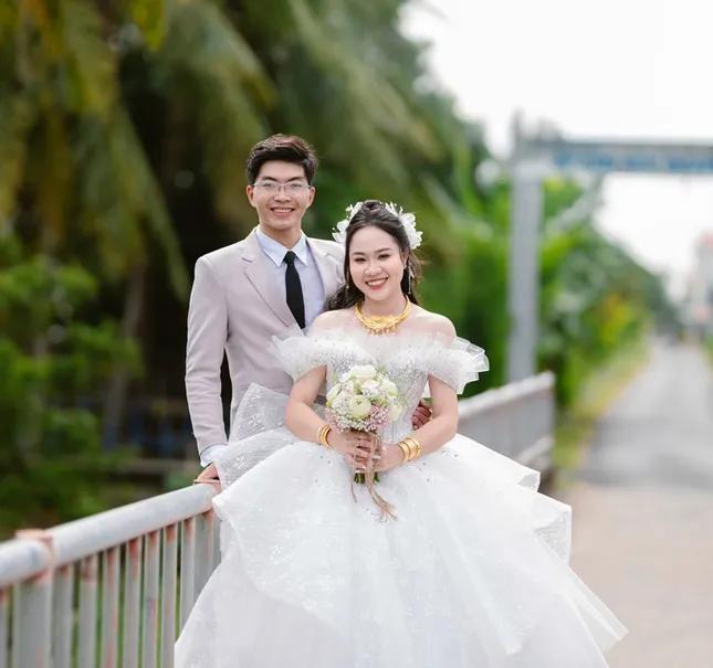 Thuê sân hàng xóm 1 năm, chàng trai Tiền Giang cưới luôn con gái chủ nhà ảnh 1