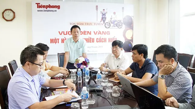 Tọa đàm 'Dừng đèn vàng - một hành vi, nhiều cách hiểu' ảnh 1