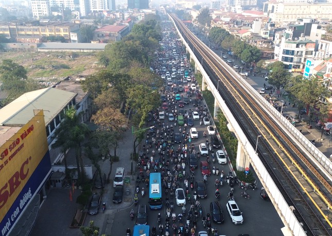 Đi 65km từ quê lên Hà Nội bằng thời gian di chuyển 2km khi ùn tắc ảnh 2