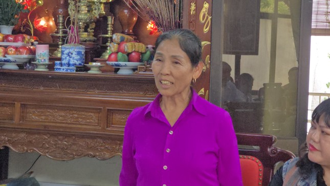 Con gái liệt sĩ nghẹn ngào nhận kết quả giám định ADN của cha sau hơn 50 năm tìm kiếm ảnh 2