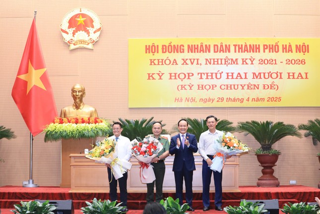Giám đốc Công an Hà Nội nhận thêm nhiệm vụ mới ảnh 2