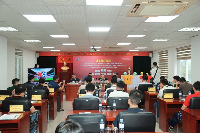 16 đội bóng tranh tài tại Giải bóng đá Cúp Nhà báo và Công luận lần thứ IV năm 2025 ảnh 1