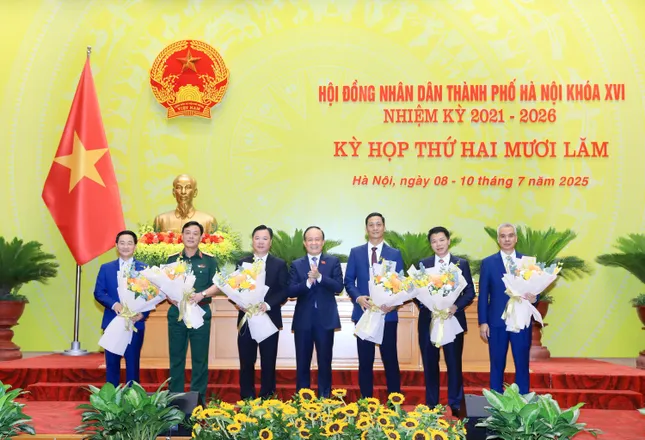 Bầu bổ sung 4 Ủy viên UBND thành phố Hà Nội ảnh 1
