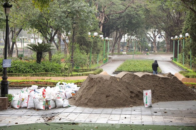 Quận Cầu Giấy: Thông tin &apos;dùng cát đen làm bê tông&apos; cải tạo công viên Nghĩa Đô do hiểu nhầm ảnh 1