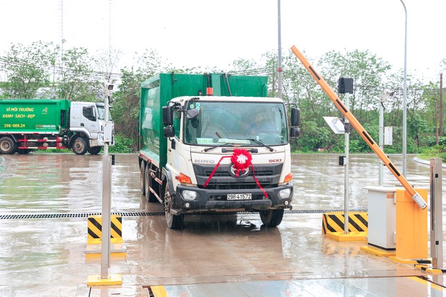 Nhà máy điện rác thứ hai của Hà Nội chính thức tiếp nhận đốt rác ảnh 1