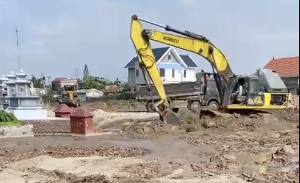 Hà Nội: Sau vụ 2 lãnh đạo cấp xã bị tạm đình chỉ, huyện yêu cầu báo cáo tình trạng vi phạm đất đai ảnh 1
