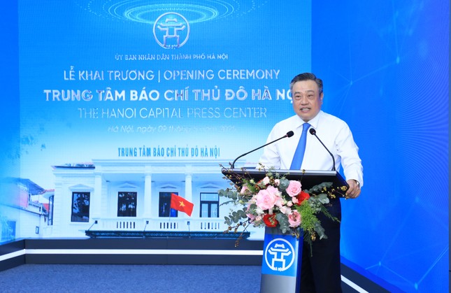 Chủ tịch thành phố Hà Nội: Thay đổi căn bản tư duy, không né tránh báo chí ảnh 2