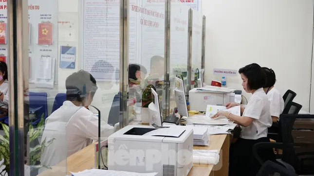 Hà Nội 'chốt hạn' chi trả chế độ cho cán bộ nghỉ việc sau sắp xếp ảnh 1