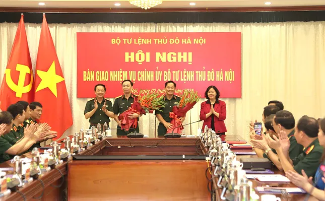 Bộ Tư lệnh Thủ đô Hà Nội có tân Chính ủy ảnh 2