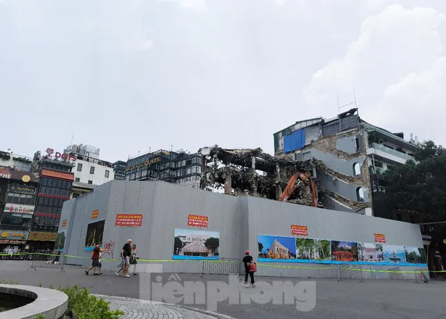 Hoàn thành phá dỡ tòa nhà Hàm cá mập trong 5 ngày tới ảnh 1