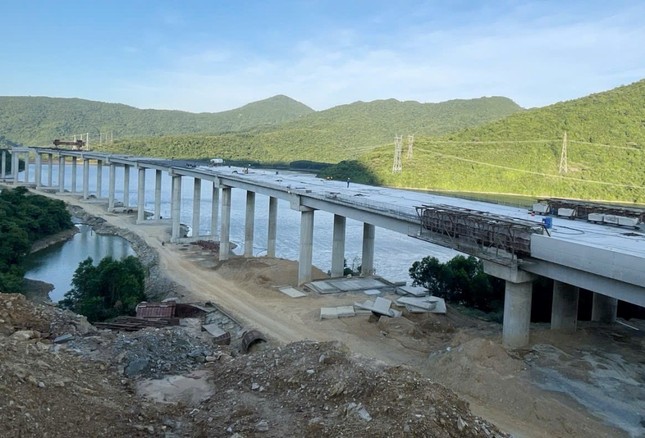 Cao tốc Vũng Áng - Bùng hơn 12.500 tỷ sẽ về đích sớm nửa năm ảnh 6