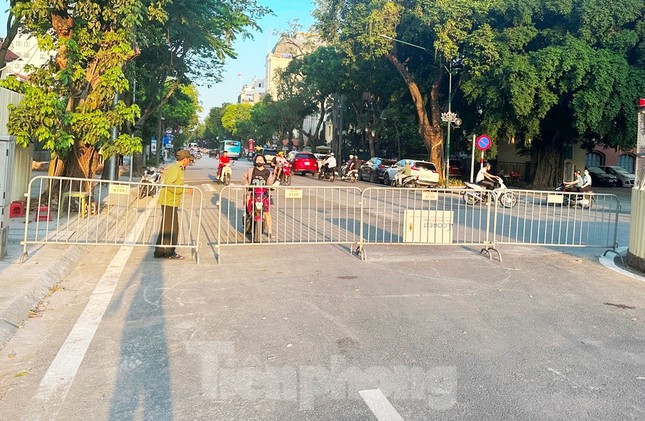 Hà Nội: Nhiều đoạn phố Trần Hưng Đạo tổ chức giao thông một chiều từ tối 12/5 ảnh 3