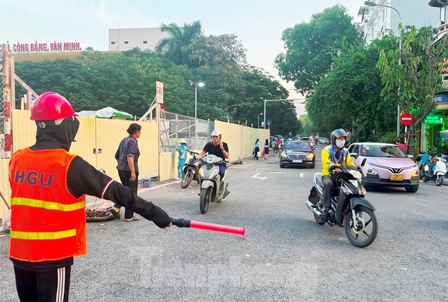 Hà Nội: Nhiều đoạn phố Trần Hưng Đạo tổ chức giao thông một chiều từ tối 12/5 ảnh 5