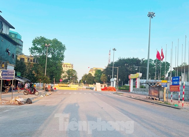 Hà Nội: Nhiều đoạn phố Trần Hưng Đạo tổ chức giao thông một chiều từ tối 12/5 ảnh 8