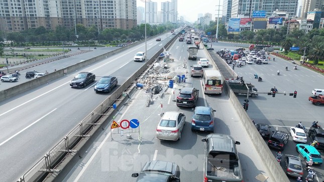 Hà Nội: Đường trên cao Vành đai 3 tiếp tục ùn tắc ảnh 2