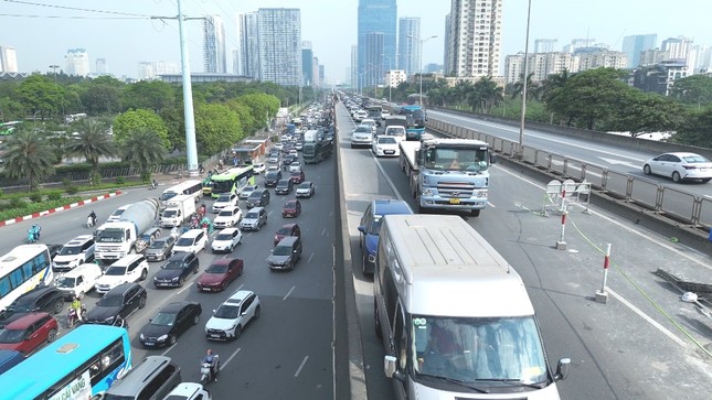 Hà Nội: Cho xe đi vào làn khẩn cấp để giảm ùn tắc đường Vành đai 3 trên cao ảnh 1