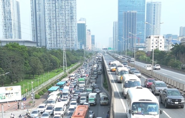 Hà Nội: Cho xe đi vào làn khẩn cấp để giảm ùn tắc đường Vành đai 3 trên cao ảnh 3