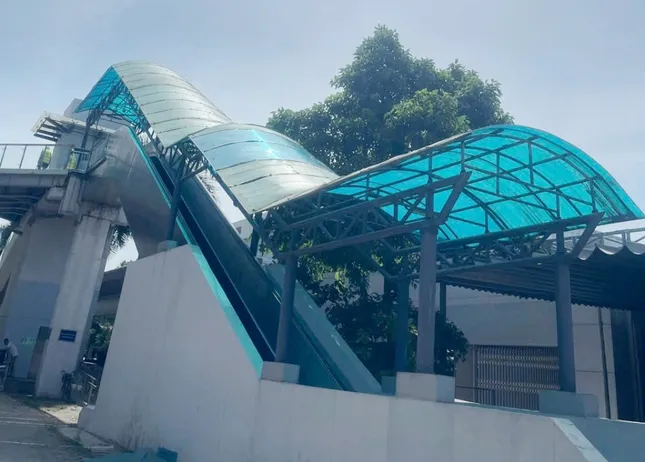 Cận cảnh ‘vá’ mái nhà ga tàu Cát Linh - Hà Đông ảnh 8
