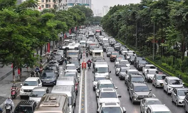 Hà Nội chi bao nhiêu tiền cho phân làn, tổ chức giao thông, hiệu quả ra sao? ảnh 2
