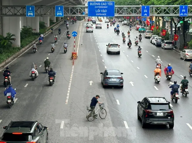 Điều chỉnh thời gian phân làn xe trên đường Phạm Văn Đồng ảnh 1