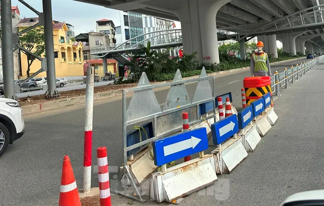Hà Nội chi bao nhiêu tiền cho phân làn, tổ chức giao thông, hiệu quả ra sao? ảnh 1