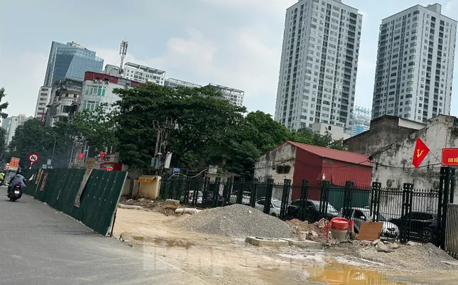 Loạt dự án giao thông Hà Nội bất động: Đường kẹt, máy móc ‘ngủ đông’, dân bức xúc ảnh 4