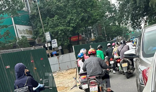 Loạt dự án giao thông Hà Nội bất động: Đường kẹt, máy móc ‘ngủ đông’, dân bức xúc ảnh 5