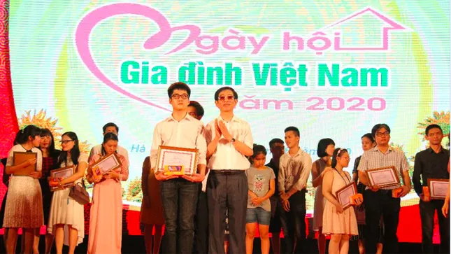 Niềm tin mãnh liệt của chàng trai khiếm thị Nguyễn Văn Hoàng ảnh 1