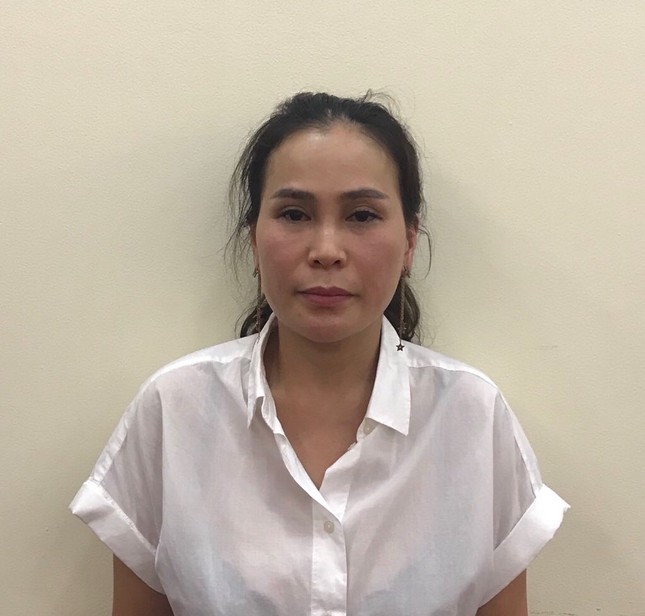 Người phụ nữ bí ẩn khiến cựu quan chức ở TPHCM 'ngã ngựa' ảnh 3