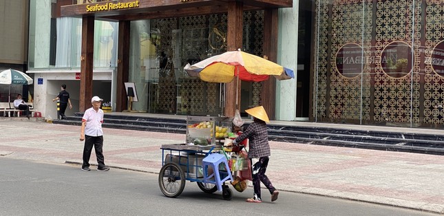 TPHCM thí điểm mở cửa ngành kinh doanh ít nguy cơ lây nhiễm COVID-19 ảnh 2
