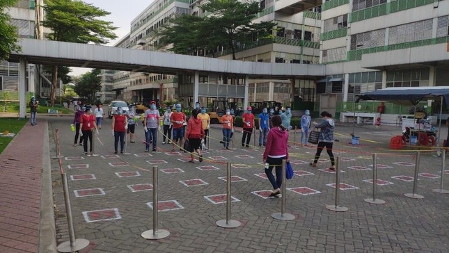 Cửa hàng kinh doanh, dịch vụ không thiết yếu tại TPHCM hoạt động trở lại ảnh 3