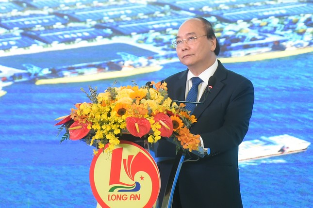 Thủ tướng Nguyễn Xuân Phúc thăm cảng quốc tế Long An ảnh 1