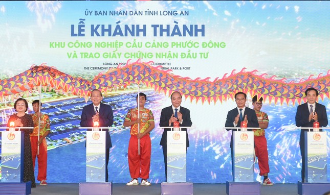Thủ tướng Nguyễn Xuân Phúc thăm cảng quốc tế Long An ảnh 2