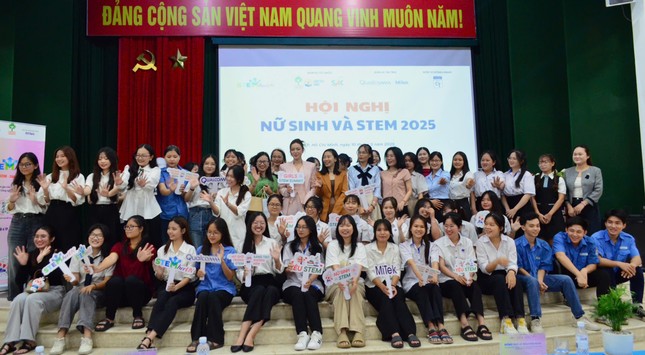 Khơi nguồn cảm hứng cho nữ sinh trong lĩnh vực STEM ảnh 1