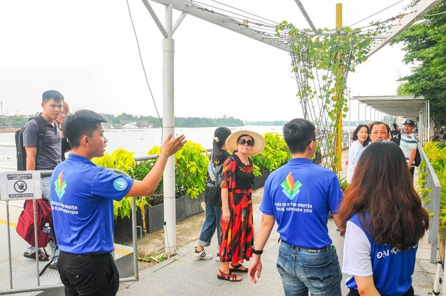 Chiến sĩ “Mùa Hè Xanh” trường ĐH Sài Gòn hưởng ứng Ngày hoạt động cao điểm ảnh 7