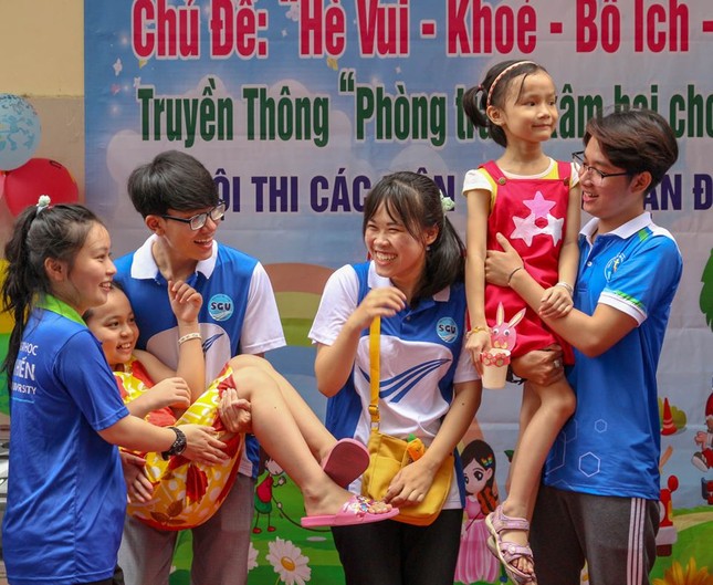 Chiến sĩ “Mùa Hè Xanh” trường ĐH Sài Gòn hưởng ứng Ngày hoạt động cao điểm ảnh 6