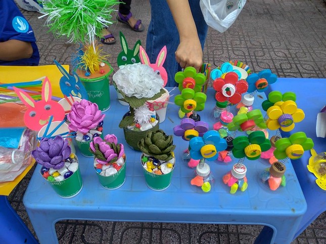 Chiến sĩ “Mùa Hè Xanh” trường ĐH Sài Gòn hưởng ứng Ngày hoạt động cao điểm ảnh 9