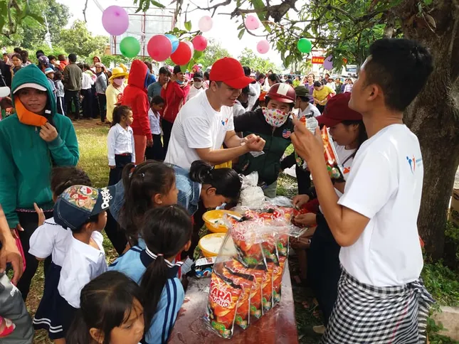 Mang Trung Thu đến trẻ em nghèo vùng xa ảnh 1