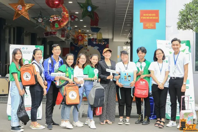 Hành trình "giải cứu" balô cũ ảnh 8