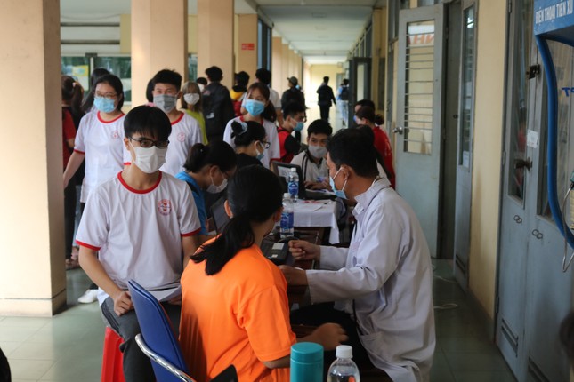 Hội Sinh viên trường ĐH KHTN (ĐHQG TP. HCM) tổ chức chương trình hiến máu tình nguyện ảnh 14