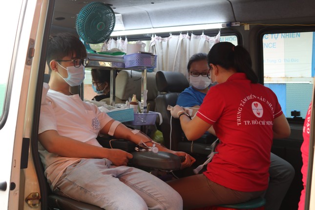 Hội Sinh viên trường ĐH KHTN (ĐHQG TP. HCM) tổ chức chương trình hiến máu tình nguyện ảnh 6