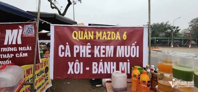 Lái ô tô đi bán xôi, bà mẹ 3 con tiếp ngàn lượt khách mỗi ngày ảnh 1