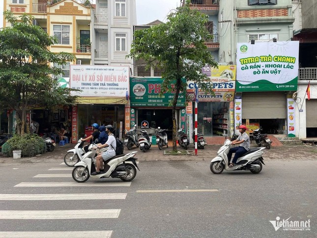 Lời kể kinh hoàng của nạn nhân thoát chết sau vụ ô tô tông liên hoàn ở Hà Nội ảnh 5