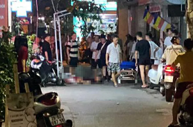 Nam thanh niên ở Hà Nội nguy kịch sau cú nhảy từ tầng 4 xuống ảnh 2