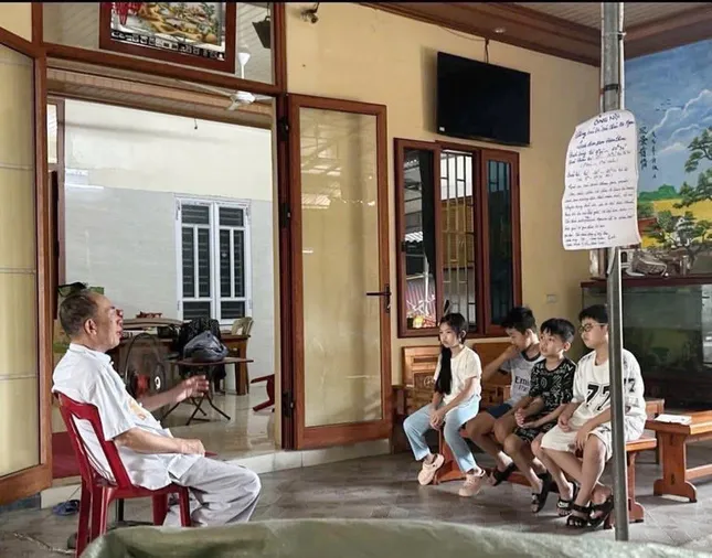 Kẹt đầu, lội ruộng bắt đỉa, &apos;khối nghỉ hè&apos; khiến ông bà, bố mẹ muốn &apos;tiền đình&apos; ảnh 4