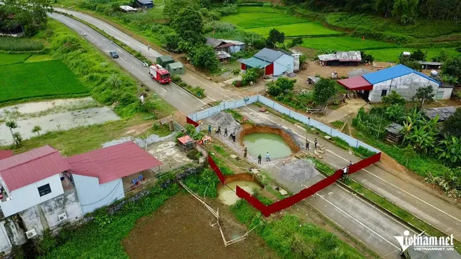 Dừng tìm kiếm nạn nhân nghi mất tích ở 'hố tử thần' ảnh 1