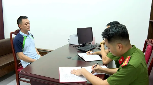 Thu giữ nhiều tài liệu ở trang trại của trùm giang hồ Vi 'ngộ' ảnh 6